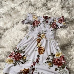 COPY - Romper w/ flowers!🥰